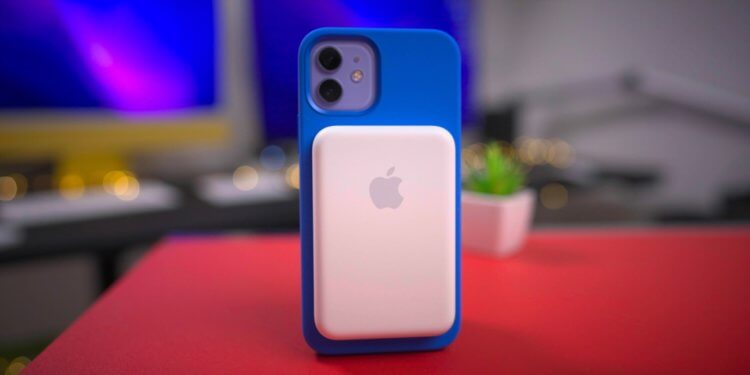 Почему в iPhone 17 Pro нет обратной беспроводной зарядки и можно ли как-то зарядить другие устройства от айфона. Вот эта батарея для iPhone 12 могла заряжаться от смартфона без проводов. Изображение: 9to5mac.com. Почему в iPhone 17 Pro нет обратной беспроводной зарядки и можно ли как-то зарядить другие устройства от айфона. Вот эта батарея для iPhone 12 могла заряжаться от смартфона без проводов. Изображение: 9to5mac.com. Фото.