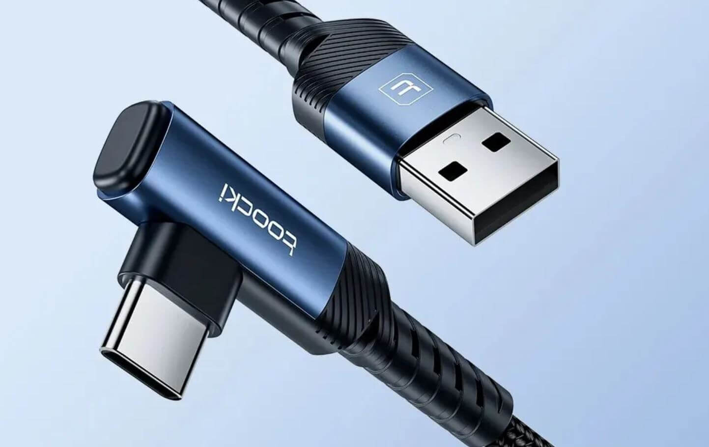 Угловой USB-кабель для зарядки. Такой кабель для зарядки не боится износа. Скорее, наоборот! Фото.