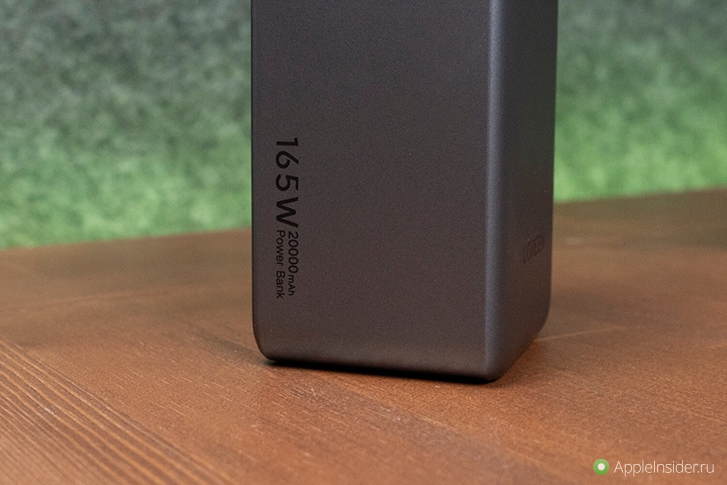 Power Bank с выдвижным кабелем на 165 Вт. Максимальная мощность впечатляет. Фото.