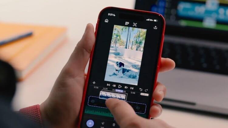 Adobe Premiere выходит на iPhone. Теперь монтировать ролики можно будет как на компьютерах Mac. Фото.
