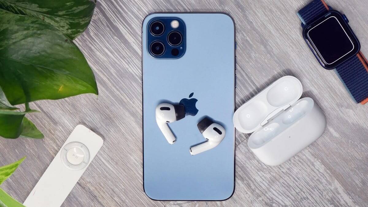Ridepods — первая игра для iPhone с управлением через наушники AirPods. Через AirPods теперь не только можно слушать музыку. Изображение: cnet.com. Фото.