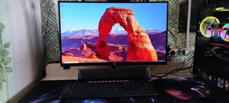 Игровой монитор. Монитор подойдет для работы и игр. Фото.