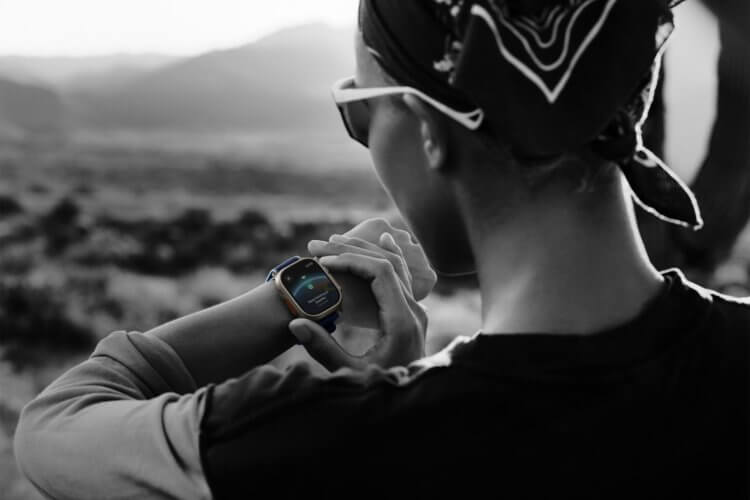 Apple Watch Ultra 3 представлены официально: спутниковая связь, еще больший экран и рекордная автономность. Отправлять сообщения и совершать экстренные звонки можно через спутник прямо с часов. Естественно, не в России. Изображение: apple.com. Apple Watch Ultra 3 представлены официально: спутниковая связь, еще больший экран и рекордная автономность. Отправлять сообщения и совершать экстренные звонки можно через спутник прямо с часов. Естественно, не в России. Изображение: apple.com. Фото.