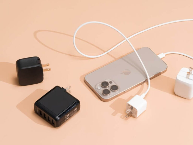 Не экономьте на блоках питания, чтобы не убить батарею вашего смартфона. Изображение: nytimes.com. Фото.