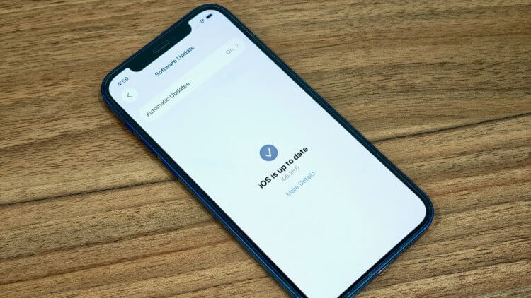 Как работает iOS 26 на старых Айфонах: протестировали новую ОС Apple на iPhone 12. Фото.