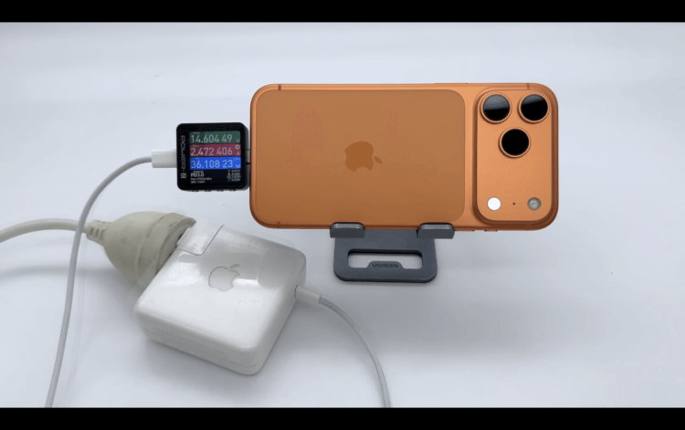 Какой блок питания выбрать, чтобы iPhone 17 Pro и iPhone 17 Pro Max заряжались на максимальной мощности. Каждый адаптер скрупулёзно тестировался. Изображение: YouTube. Фото.