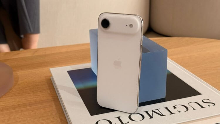 Сколько оперативной памяти в iPhone 17 и как она изменилась по сравнению с iPhone 16. iPhone Air тоже получил увеличенный объем ОЗУ. Изображение: 9to5mac.com. Сколько оперативной памяти в iPhone 17 и как она изменилась по сравнению с iPhone 16. iPhone Air тоже получил увеличенный объем ОЗУ. Изображение: 9to5mac.com. Фото.