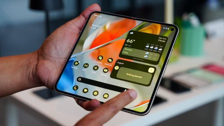 Google тоже выпускает неплохие складные Pixel. Изображение: uk.pcmag.com. Фото.
