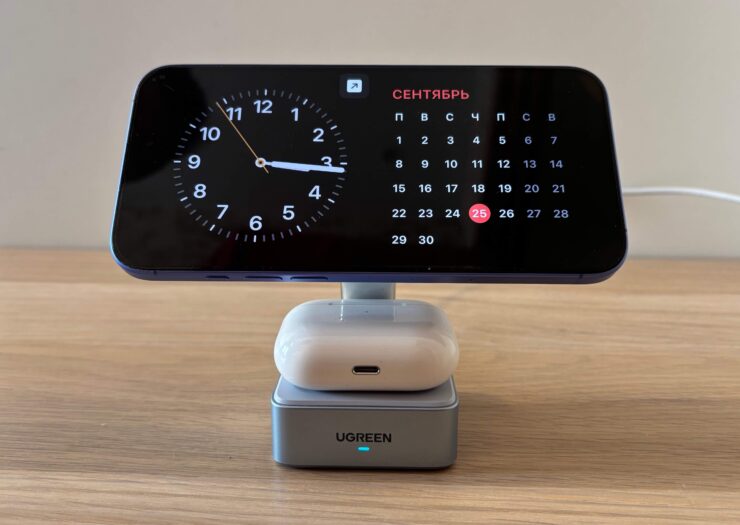 Док-станция для беспроводной зарядки iPhone. Все устройства заряжаются как надо и не перегреваются. Фото.