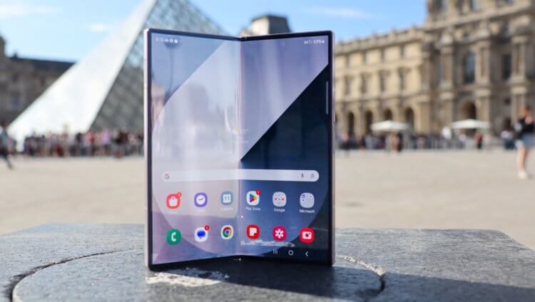 На какие Android-смартфоны переходят владельцы iPhone. Складные смартфоны стали поводом отказаться от iPhone. На фото Galaxy Fold 7. Изображение: techradar.com. На какие Android-смартфоны переходят владельцы iPhone. Складные смартфоны стали поводом отказаться от iPhone. На фото Galaxy Fold 7. Изображение: techradar.com. Фото.