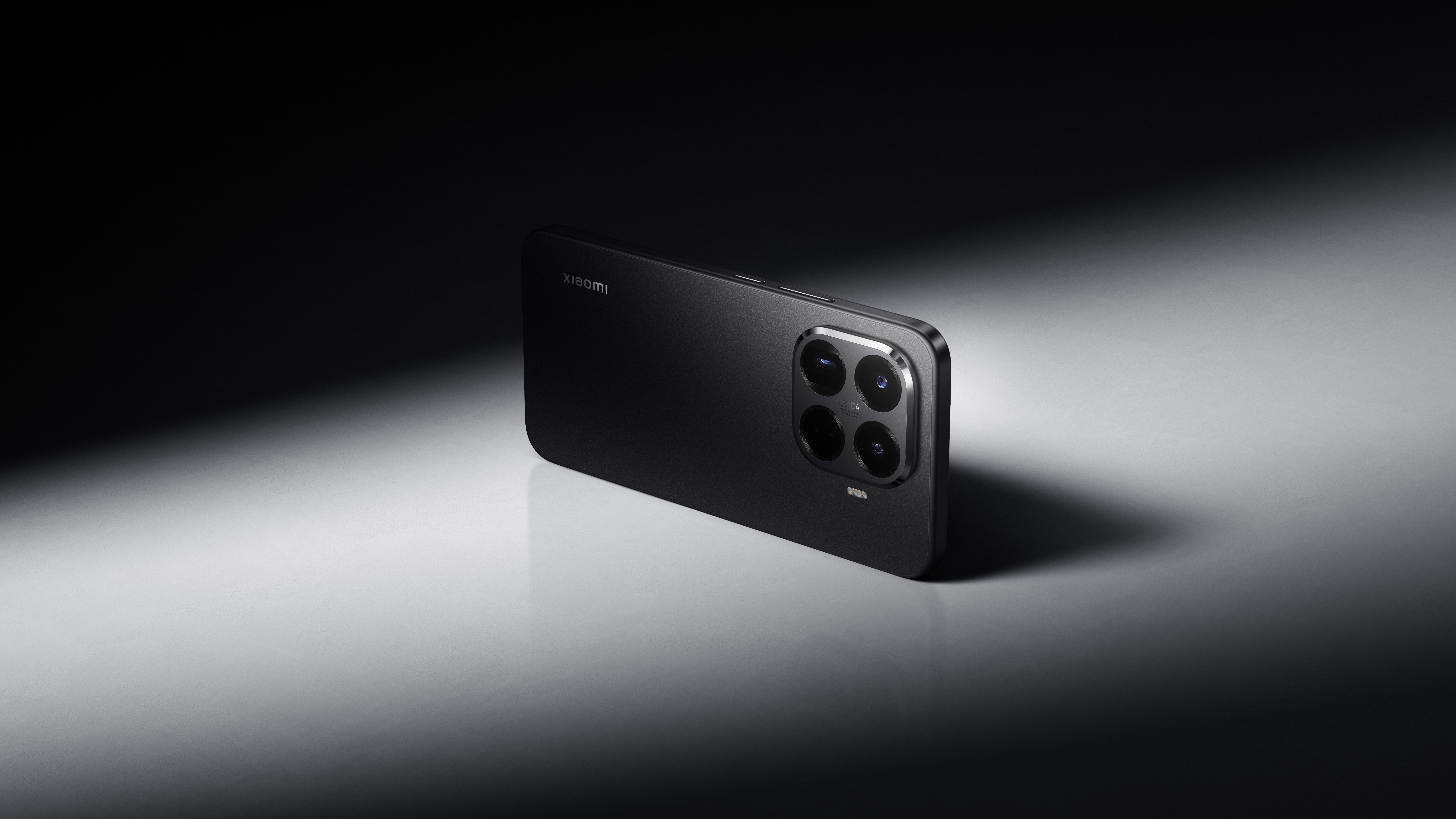 Какой телефон Xiaomi лучше. Даже в черном цвете выглядит смартфон круто. Какой телефон Xiaomi лучше. Даже в черном цвете выглядит смартфон круто. Фото.