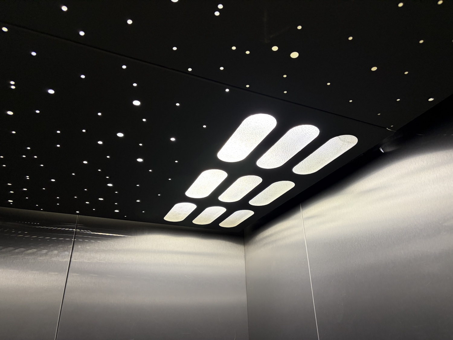 Стоит ли покупать iPhone Air. Личный опыт, мнение и особенности использования. Как снимает iPhone Air. Стоит ли покупать iPhone Air. Личный опыт, мнение и особенности использования. Как снимает iPhone Air. Фото.