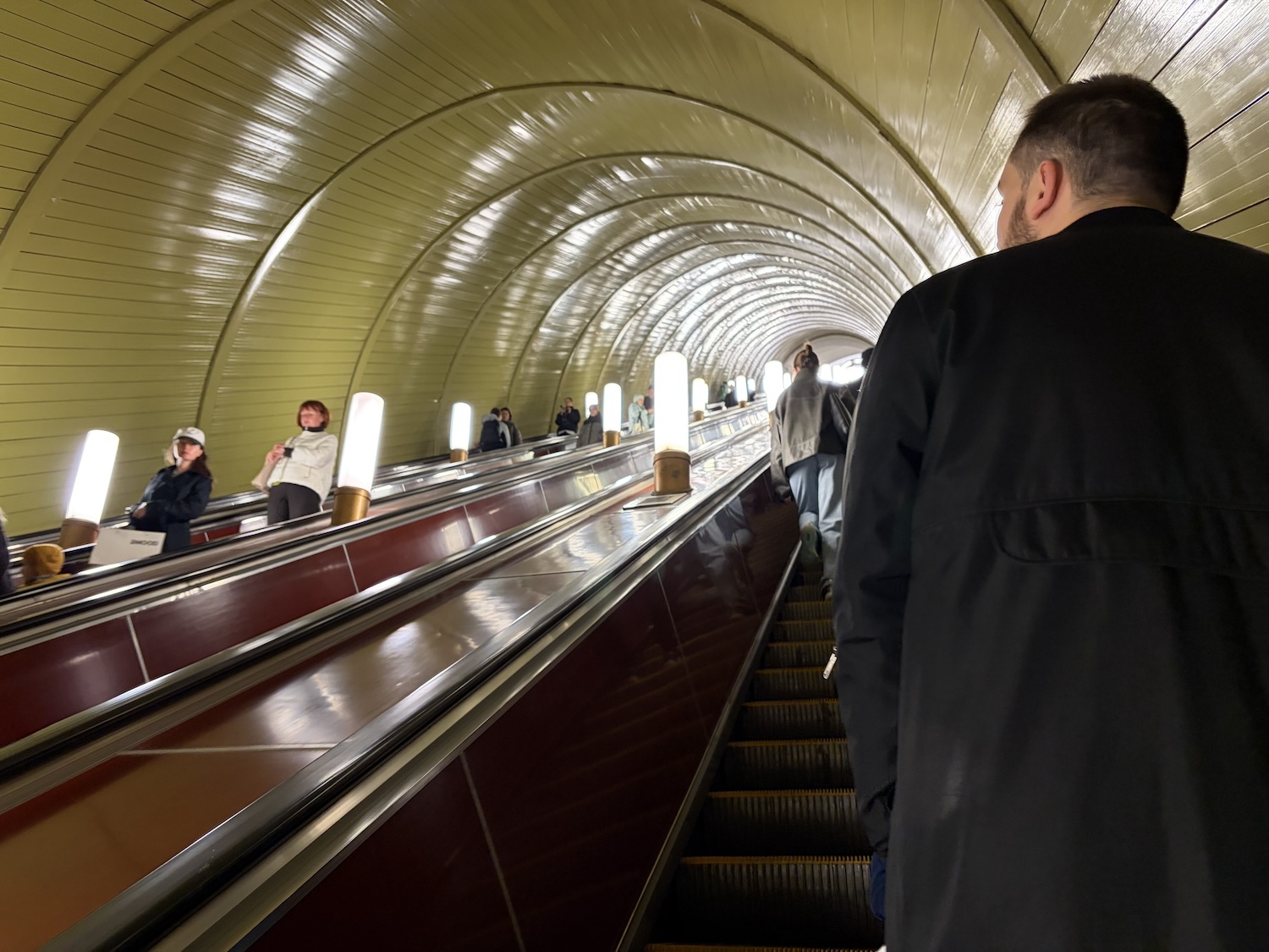 Стоит ли покупать iPhone Air. Личный опыт, мнение и особенности использования. Как снимает iPhone Air. Стоит ли покупать iPhone Air. Личный опыт, мнение и особенности использования. Как снимает iPhone Air. Фото.