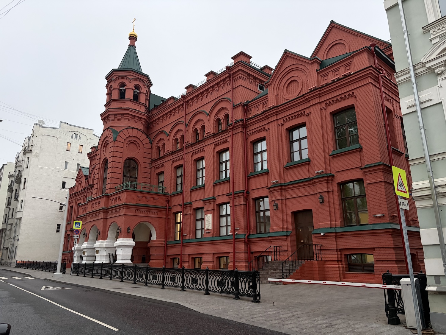 Стоит ли покупать iPhone Air. Личный опыт, мнение и особенности использования. Как снимает iPhone Air. Стоит ли покупать iPhone Air. Личный опыт, мнение и особенности использования. Как снимает iPhone Air. Фото.