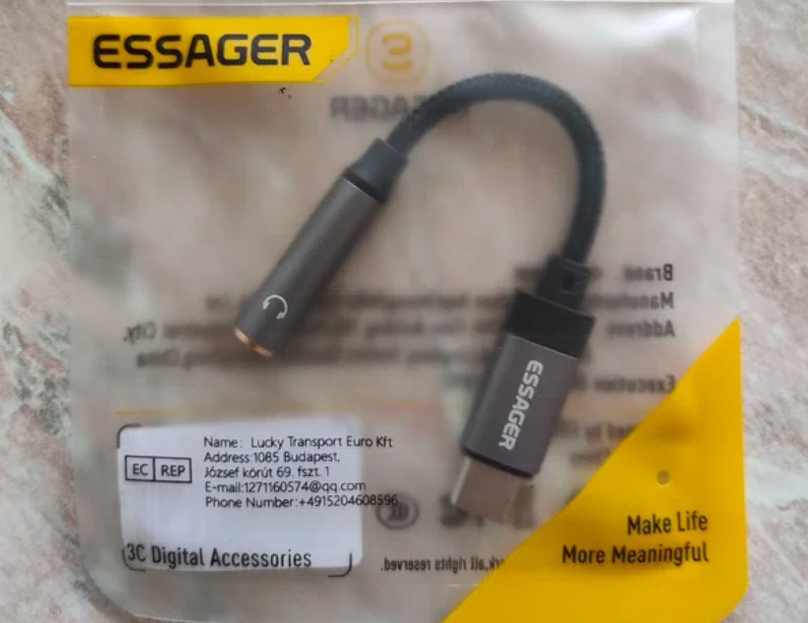 Переходник с миниджека на USB-C. С таким переходником вы вдохнете вторую жизнь в свои старые наушники! Переходник с миниджека на USB-C. С таким переходником вы вдохнете вторую жизнь в свои старые наушники! Фото.