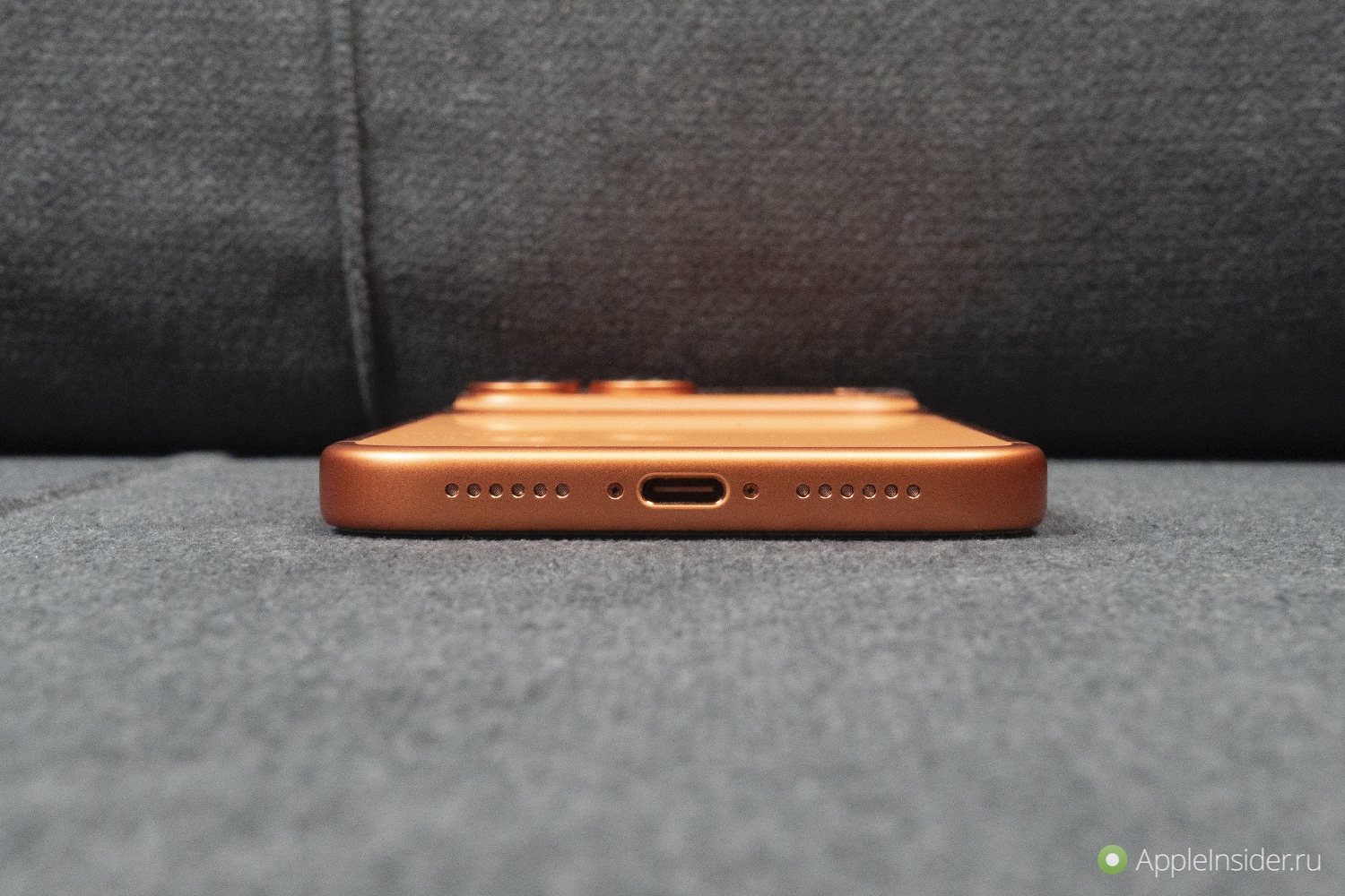 О чем надо знать перед покупкой iPhone 17 Pro Max. Зарядка через USB Type-C является отдельным кафом для тех, кто застал времена 30-пинового разъема и Lightning. О чем надо знать перед покупкой iPhone 17 Pro Max. Зарядка через USB Type-C является отдельным кафом для тех, кто застал времена 30-пинового разъема и Lightning. Фото.