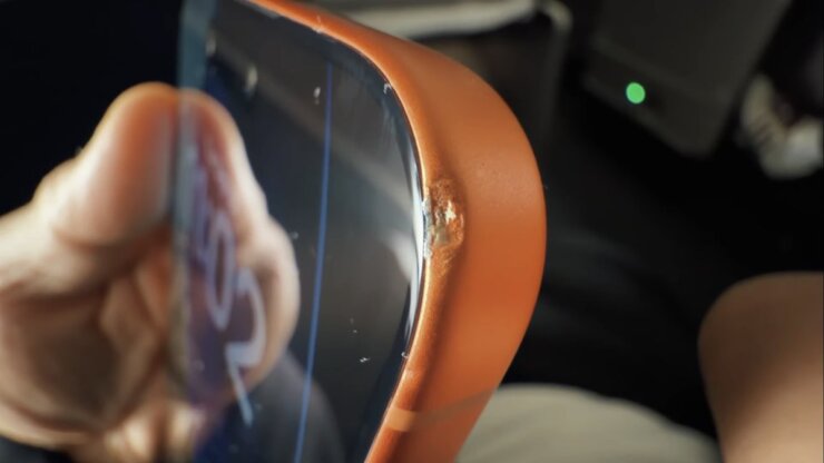 Что не так с новым iPhone 17 Pro. Не хотелось бы себе такую «радость». Изображение: bloomberg.com. Фото.