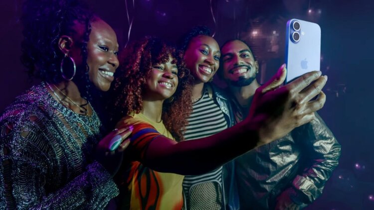 Apple рассказала, в чем фронтальная камера iPhone 17 стала лучше по сравнению со старыми айфонами. Apple рассказала, в чем фронтальная камера iPhone 17 стала лучше по сравнению со старыми айфонами. Фото.