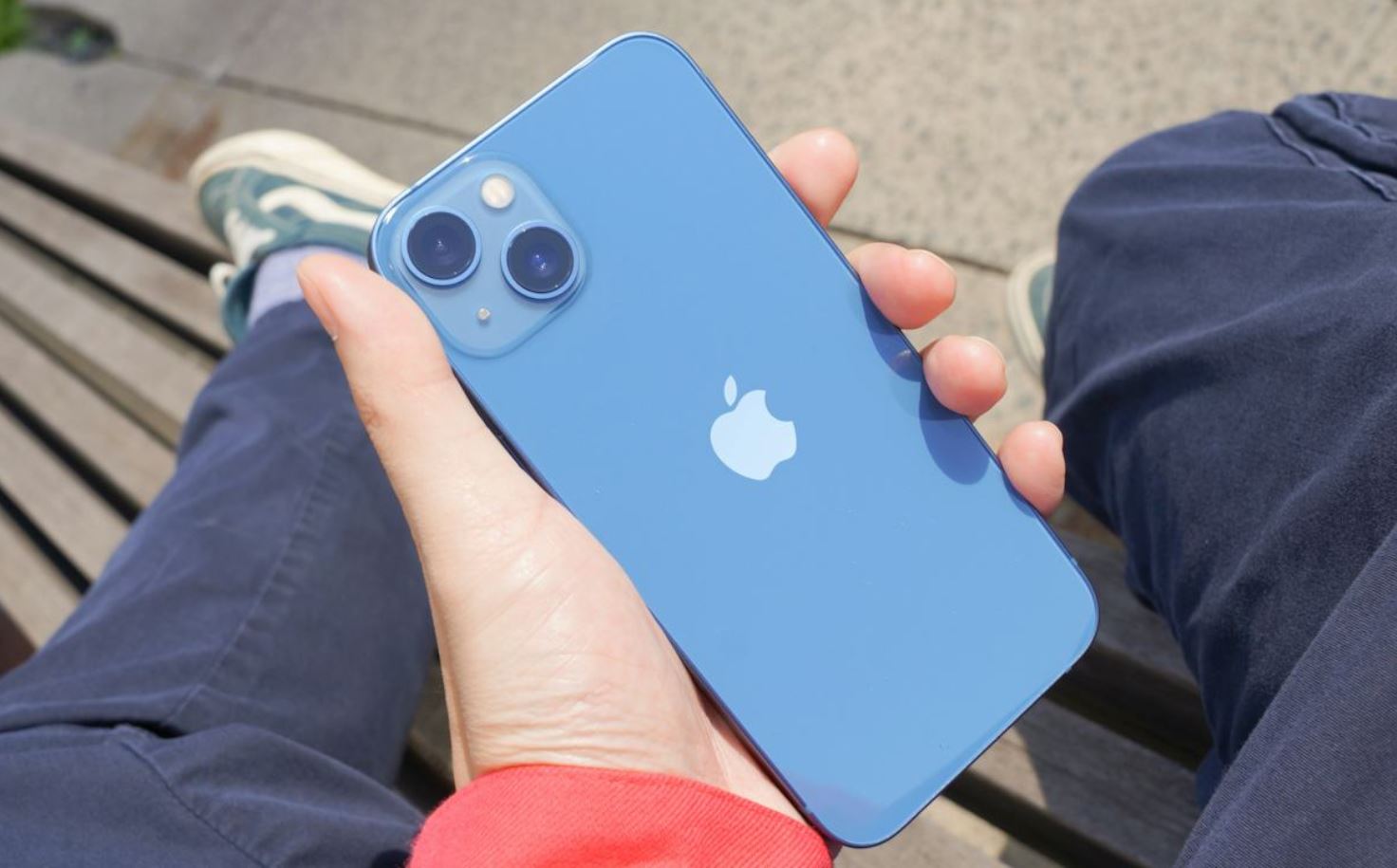 Почему iPhone 13 такой популярный и все его покупают даже в 2025 году
