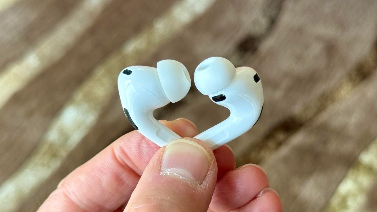 AirPods научились следить за осанкой: как работает мониторинг наклона головы в наушниках Apple