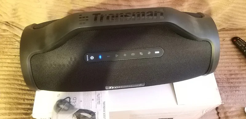 Мощная блютуз колонка. Колонка достаточно мощная, чтобы прокачать вечеринку. Мощная блютуз колонка. Колонка достаточно мощная, чтобы прокачать вечеринку. Фото.