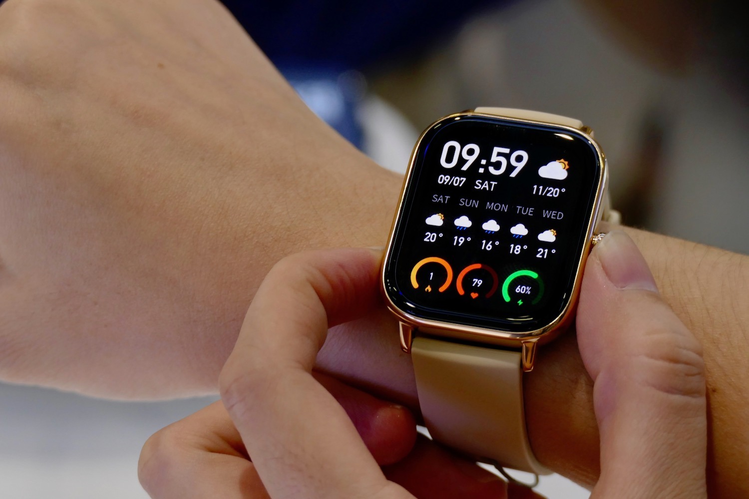 Почему я перестал использовать сторонние смарт-часы с айфоном и решил купить Apple Watch. Такая проблема выявлена на двух моделях часов Amazfit. Похоже, что это все-таки ограничения iOS. Изображение: sellsear.click. Фото.