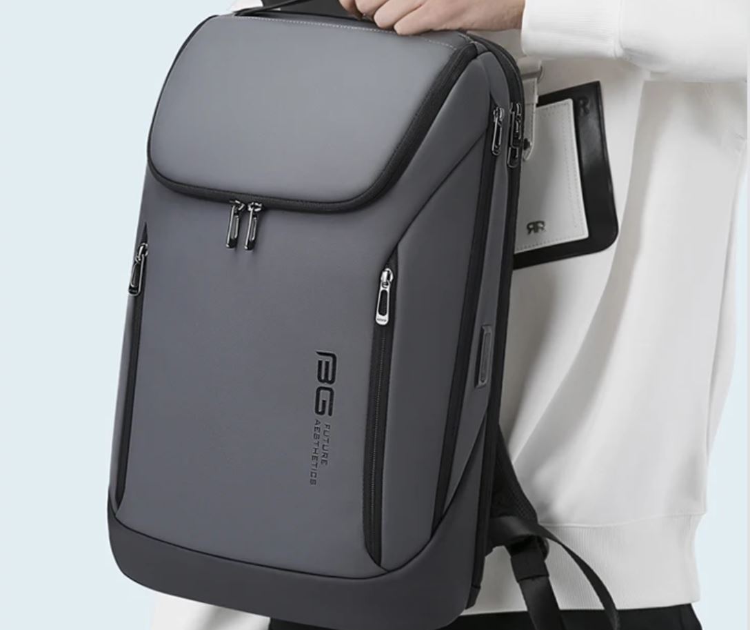 Стильный антивандальный рюкзак. Давно искали рюкзак? А он — вас! Фото.