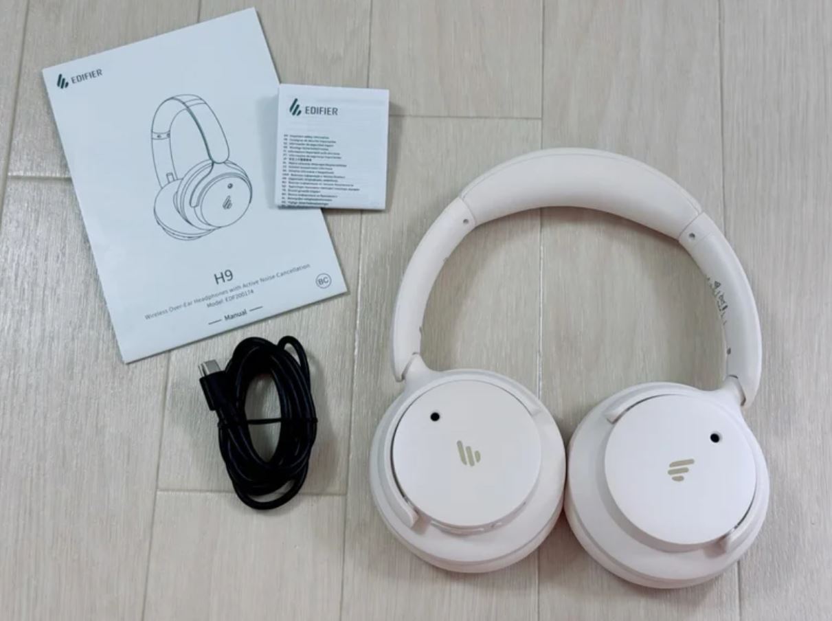 Большие беспроводные наушники с ANC. Наушники Edifier подойдут и для игр, и для музыки, и даже для просмотра кино. Большие беспроводные наушники с ANC. Наушники Edifier подойдут и для игр, и для музыки, и даже для просмотра кино. Фото.