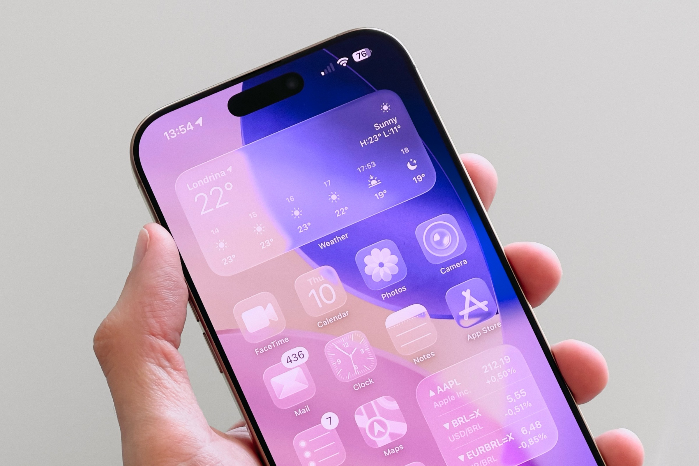 Что изменится в iOS 27? Первые подробности об обновлении iPhone. Компания подкрутит скорость работы и доработает Liquid Glass. Изображение: macworld.com. Что изменится в iOS 27? Первые подробности об обновлении iPhone. Компания подкрутит скорость работы и доработает Liquid Glass. Изображение: macworld.com. Фото.