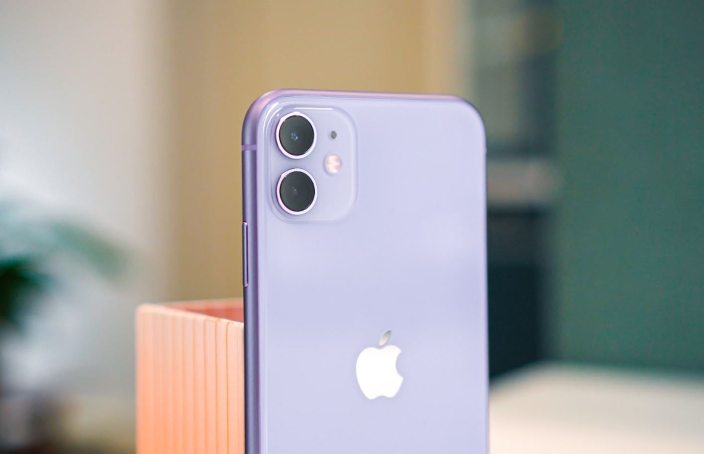 Стоит ли покупать iPhone 11 в 2025 году. iPhone 11 можно купить только в нескольких случаях. Но точно не в качестве основного смартфона. Фото: iphoned.nl. Стоит ли покупать iPhone 11 в 2025 году. iPhone 11 можно купить только в нескольких случаях. Но точно не в качестве основного смартфона. Фото: iphoned.nl. Фото.