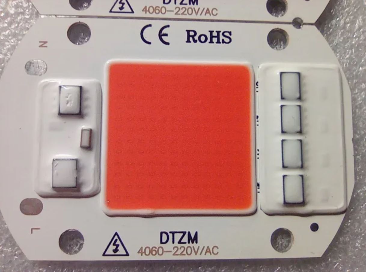 Фитолампа для растений. Комплект фитоламп можно собрать самому за копейки. Фитолампа для растений. Комплект фитоламп можно собрать самому за копейки. Фото.