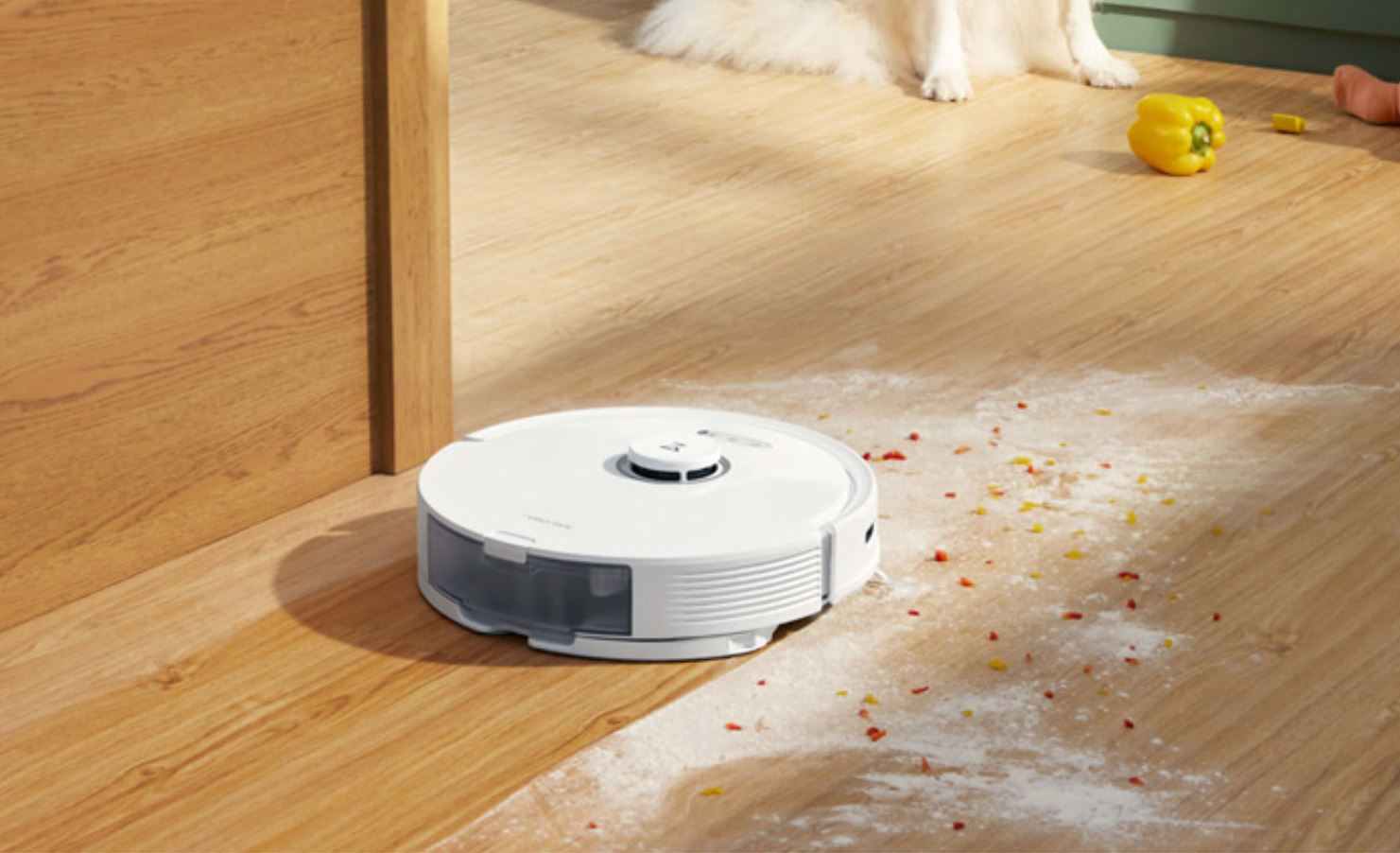 Мощный робот-пылесос с подъёмным механизмом. Пылесос способен на всё и практически не требует вашего участия в управлении! Мощный робот-пылесос с подъёмным механизмом. Пылесос способен на всё и практически не требует вашего участия в управлении! Фото.