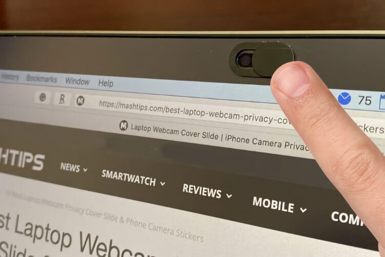 Стоит ли закрывать веб-камеру ноутбука. А это те шторки, которые в 2020 «убили» не один экран MacBook. Изображение: appleinsider.com. Фото.