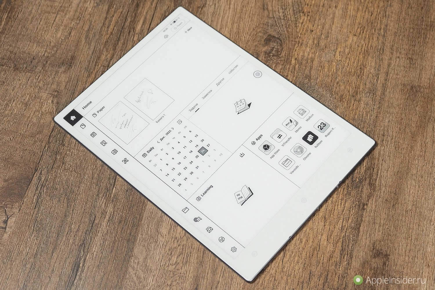 Планшет для работы. Операционная система оптимизирована для работы. Привычного меню приложений на стартовом экране нет. Фото.