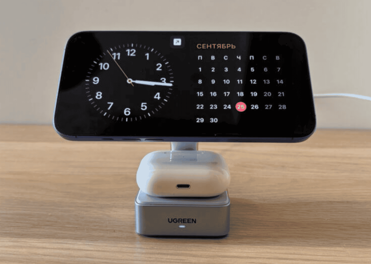 Зарядная станция для айфона. Пользуюсь такой штукой уже несколько месяцев, и это топ. Зарядная станция для айфона. Пользуюсь такой штукой уже несколько месяцев, и это топ. Фото.