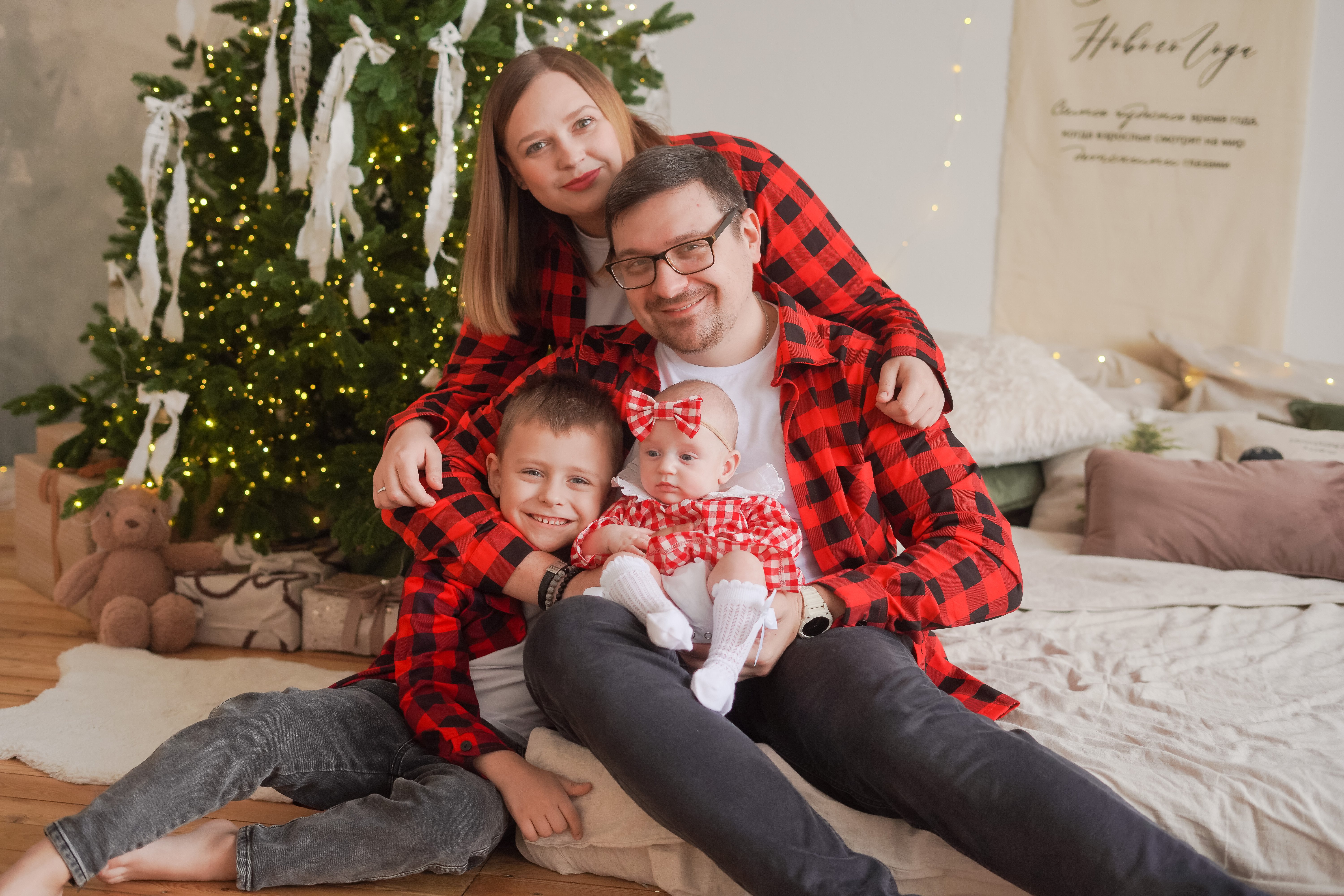 Как я сделал новогоднюю ретро-открытку из своей фотографии с помощью нейросетей. Исходник, который я загрузил в ChatGPT. Как я сделал новогоднюю ретро-открытку из своей фотографии с помощью нейросетей. Исходник, который я загрузил в ChatGPT. Фото.