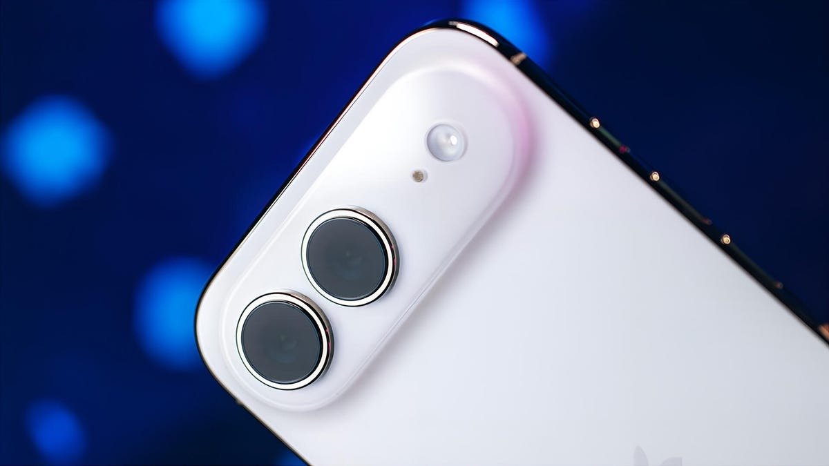 Apple передумала: iPhone Air 2 могут выпустить уже в 2026 году. Apple, похоже, решилась на выпуск iPhone Air 2 в 2026 году. Изображение: cnet.com. Фото.