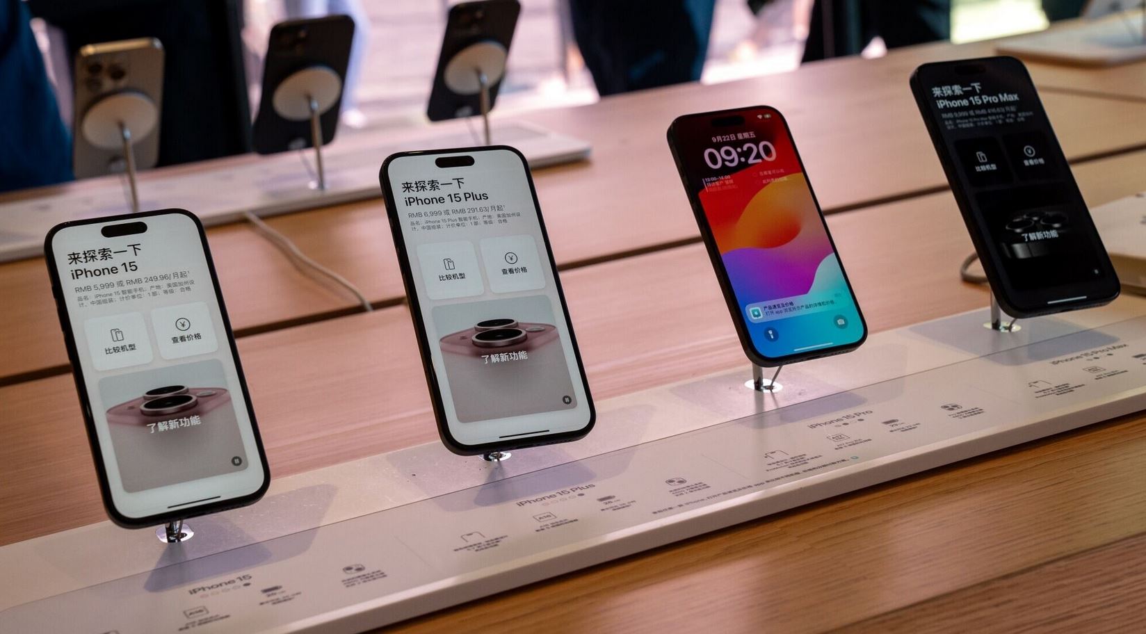 Правда ли, что iPhone в России больше не покупают и поголовно переходят на китайские смартфоны