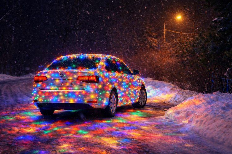 Как сделать новогоднее фото автомобиля с помощью нейросети. Как сделать такое фото за пять минут? Фото.