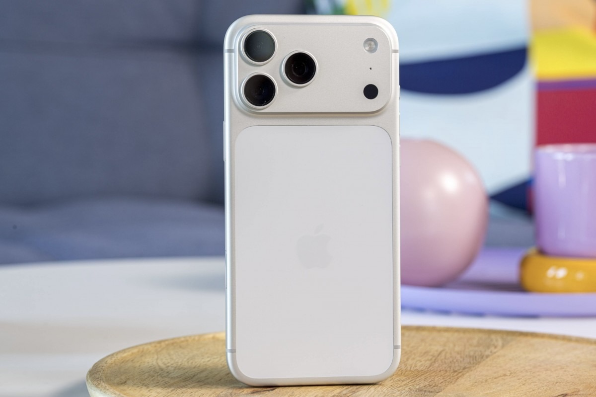 Это самые популярные iPhone 2025 года. Какой из них лучше? Флагман iPhone 17 Pro Max замкнул десятку. Изображение: gsmarena.com. Это самые популярные iPhone 2025 года. Какой из них лучше? Флагман iPhone 17 Pro Max замкнул десятку. Изображение: gsmarena.com. Фото.