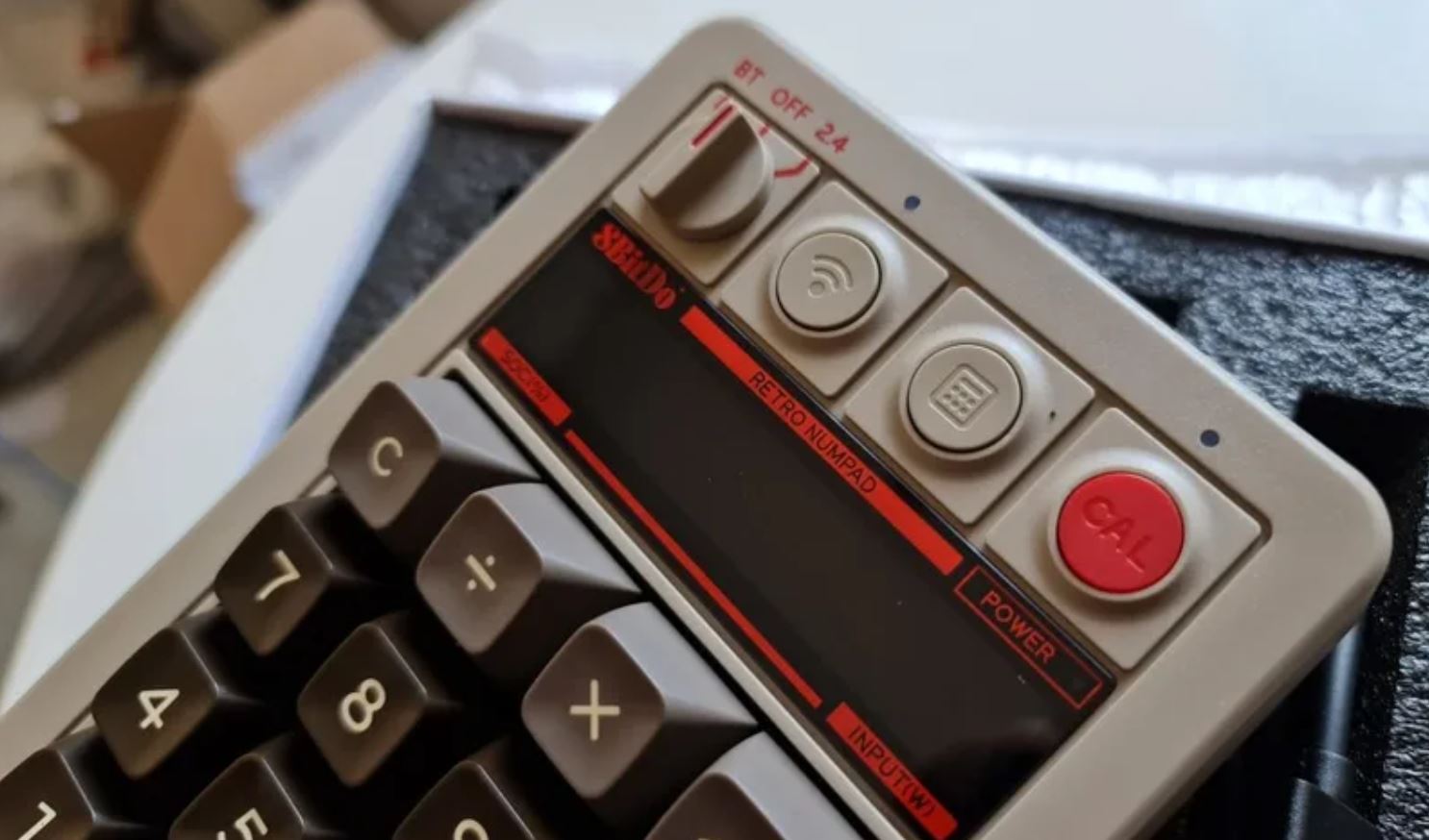 Цифровая клавиатура нумпад. Есть и необычный нумпад в ретро-дизайне. Фото.