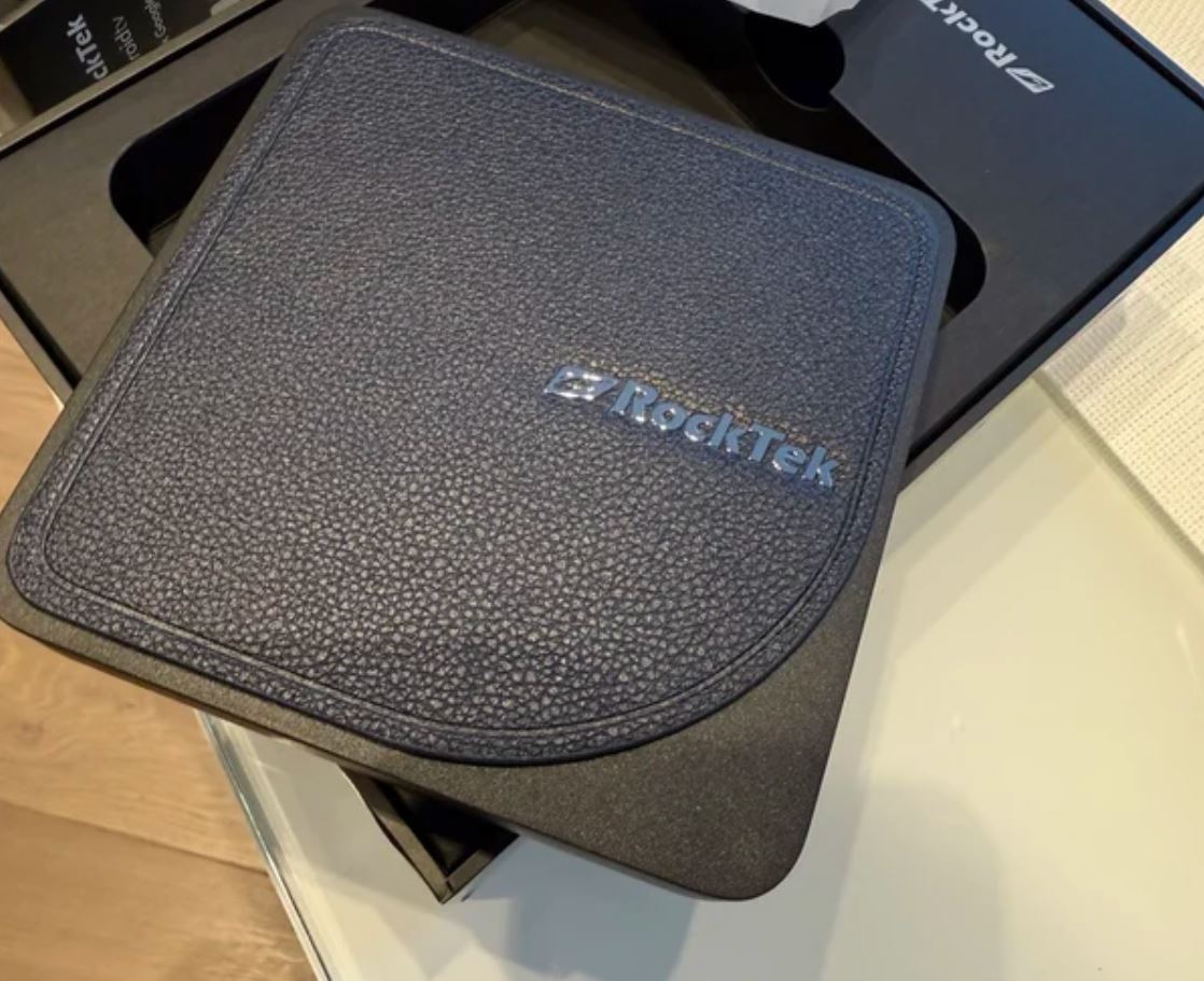 Хорошая ТВ-приставка на Андроиде. Приставка оснащена неплохим железом, с которым не возникнет проблем. Фото.