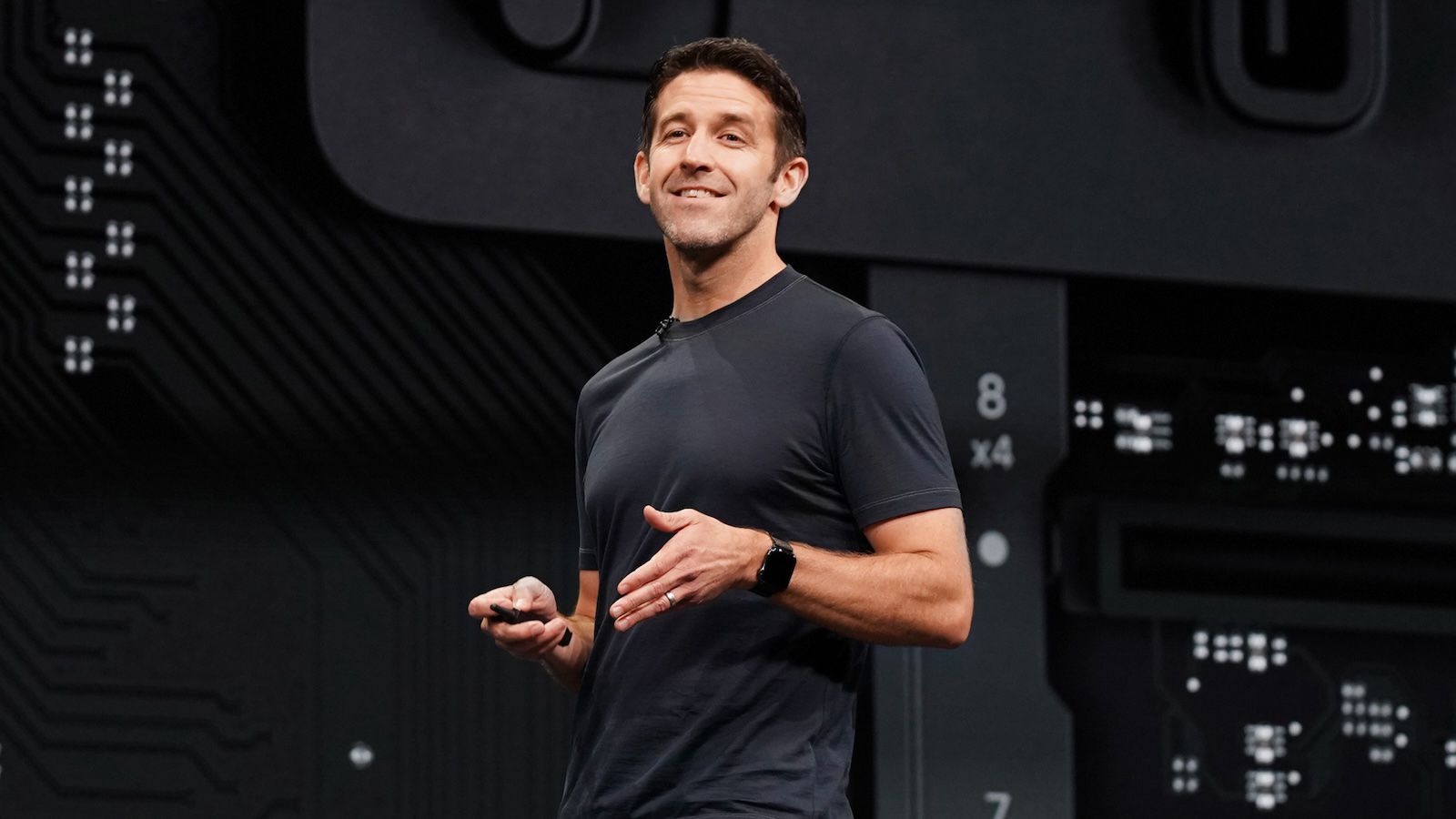 Кто возглавит Apple. Тернус может стать преемником Тима Кука, но тогда об инновациях можно забыть. Изображение: macrumors.com. Кто возглавит Apple. Тернус может стать преемником Тима Кука, но тогда об инновациях можно забыть. Изображение: macrumors.com. Фото.