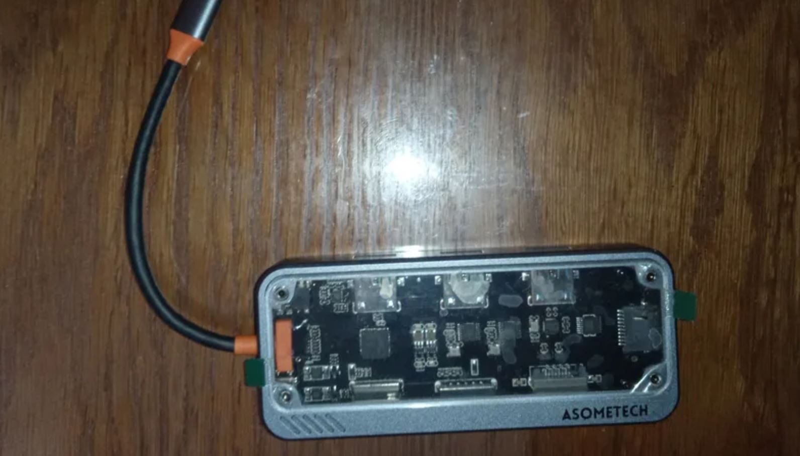 Прозрачный USB-хаб для компьютера. Отличный разветвитель с необычным дизайном. Фото.