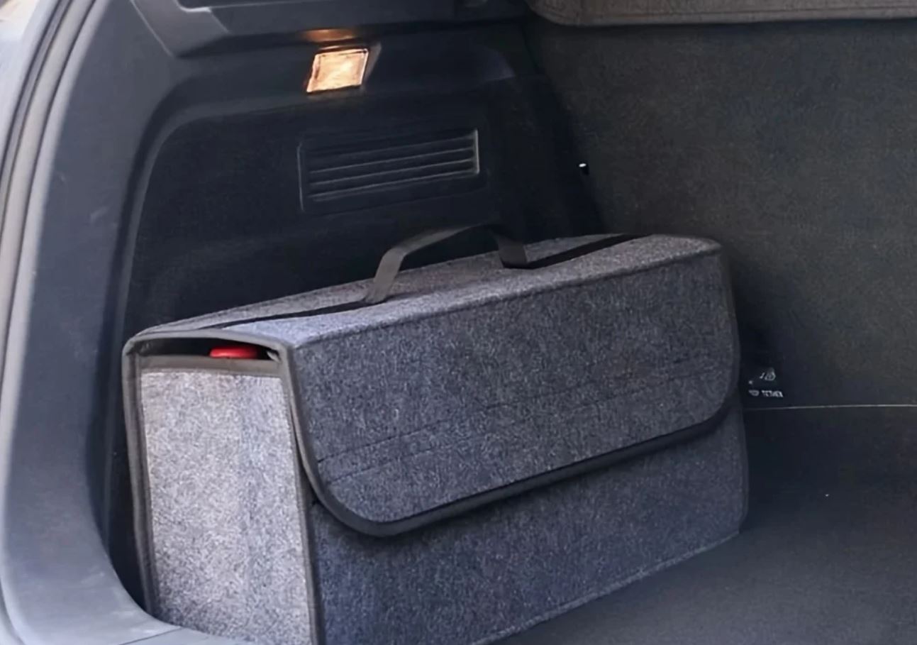 Автомобильный ящик в багажник. Удобный ящик, который можно сложить, если не пользуетесь. Фото.