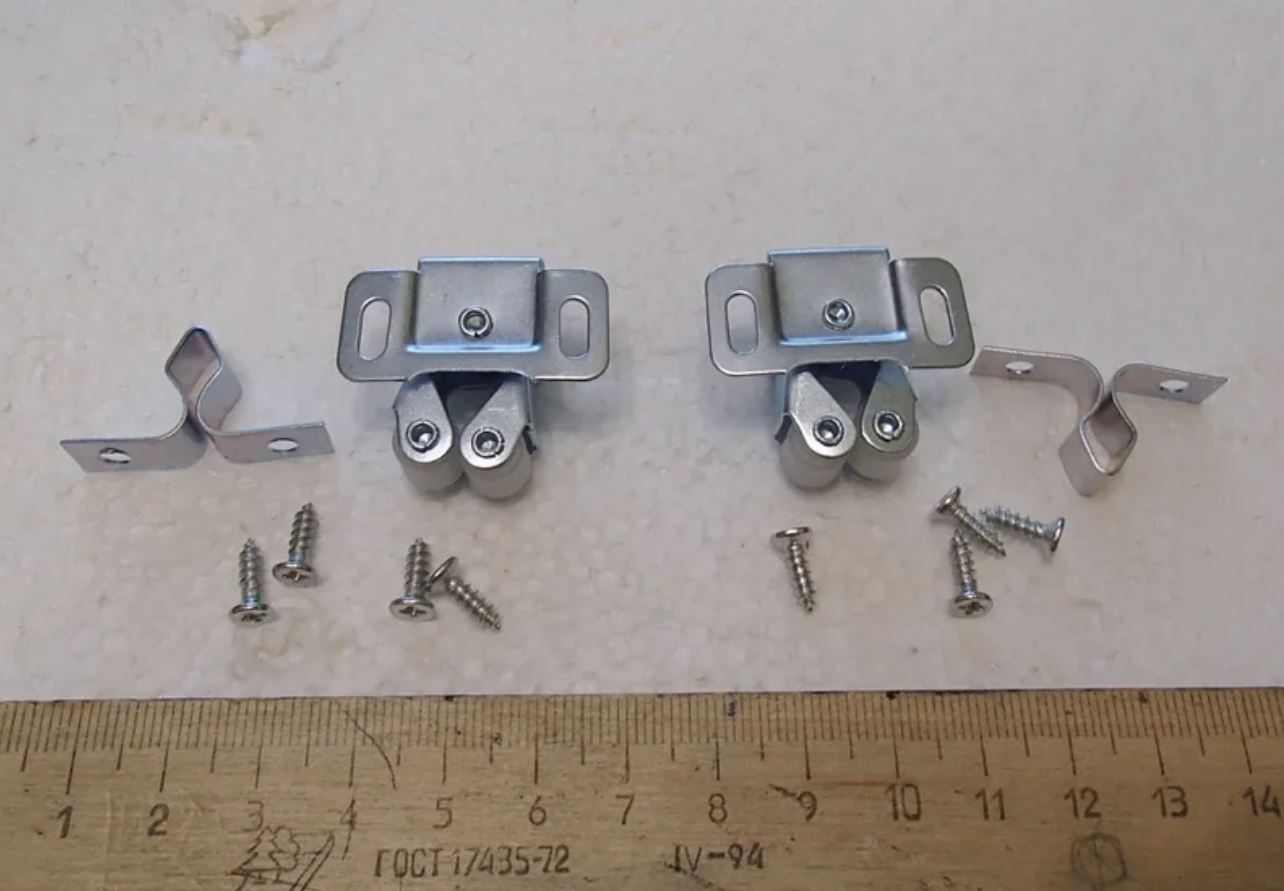 Магнитные защелки для мебели. Суперские замки для мебели от животных и детей. Фото.