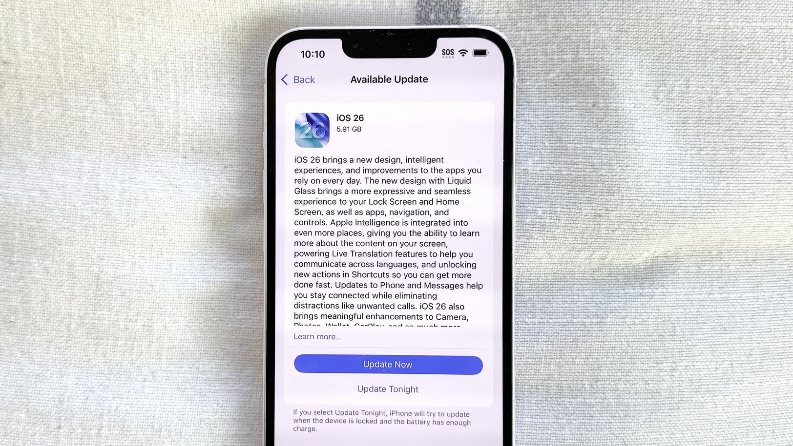 Какие обновления iOS стоит качать на Айфон. Стартовые сборки содержат больше всего новых функций. Фото: tomsguide. Фото.