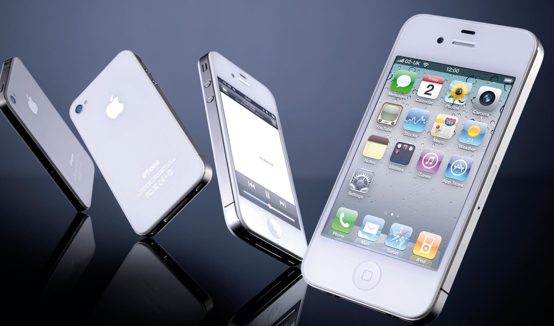 Почему iPhone 4 стал неожиданно популярным в 2026 году. Белый iPhone 4 был редкостью из-за того, что его выход прилично задержали. Изображение: forbes.com. Фото.