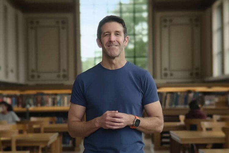 Что известно о будущем главе Apple, который сменит Тима Кука. Фото.