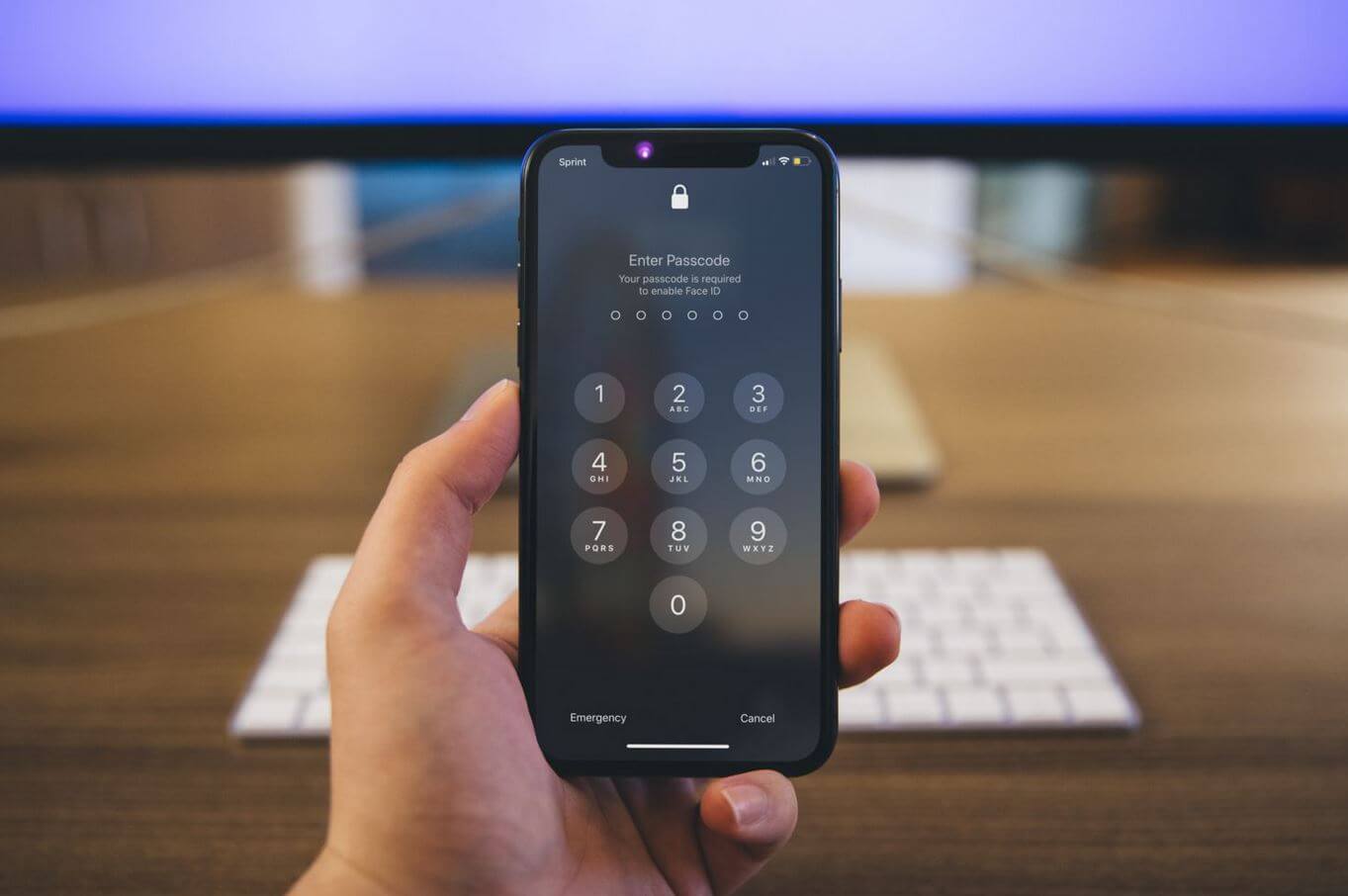 Как узнать, что твой Айфон просматривают. Если Face ID или Touch ID не активен, возможно, в ваш телефон пытался кто-то залезть. Фото.
